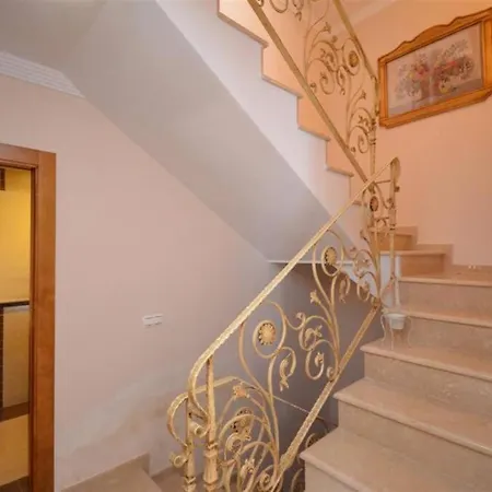 Away,3 Bedroom Villa, Private Pool, Sea Views, Nerja ヴィラ *