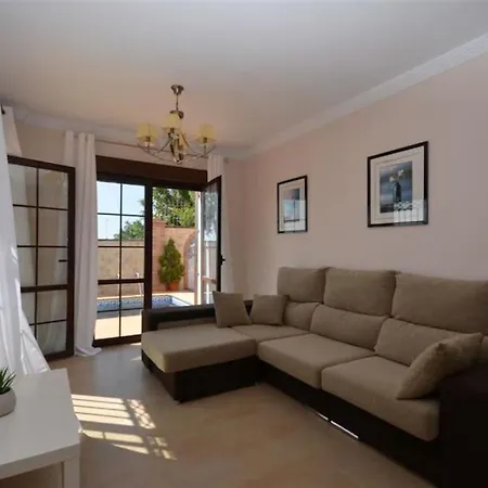 Away,3 Bedroom Villa, Private Pool, Sea Views, Nerja * マラガ